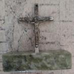 Zilveren Kruisbeeldje Jezus op marmeren standaard, Ophalen of Verzenden, Zo goed als nieuw, Beeld(je)