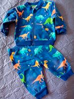 Joggingpak met dinosaurus. Maat 68. Zie omschrijving, Kinderen en Baby's, Babykleding | Maat 68, Hallo baby, Gebruikt, Ophalen of Verzenden
