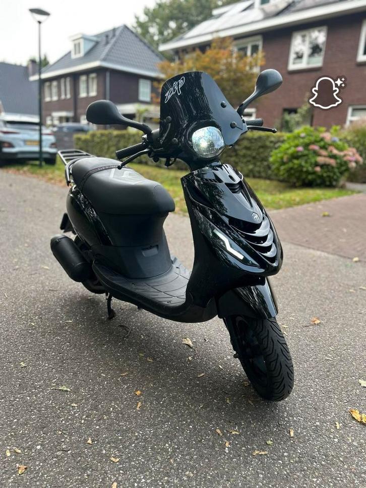 Piaggio zip 4t 50cc 2018, Fietsen en Brommers, Scooters | Piaggio, Zo goed als nieuw, Zip, Maximaal 45 km/u, Benzine, Ophalen