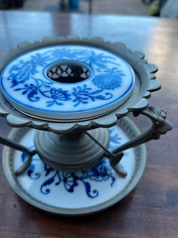 Oude Warmhouder voor Lampolie - Metaal & Aardewerk beschikbaar voor biedingen