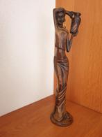 Houten beeld van Afrikaanse vrouw met kruik, Antiek en Kunst, Ophalen of Verzenden