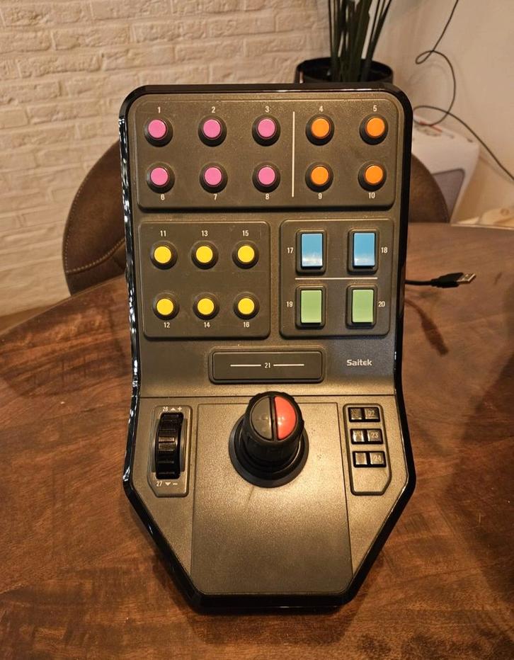 Saitek Programmeerbaar Control Panel / Game Controller, Computers en Software, Joysticks, Gebruikt, Ophalen of Verzenden