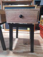 2 mooie tafeltjes / lade / nachtkastje, Huis en Inrichting, Tafels | Bijzettafels, Minder dan 55 cm, Rond, Zo goed als nieuw, Ophalen
