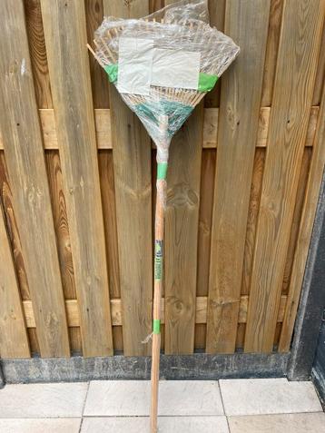 Nieuwe bamboe gazonhark – 22 tanden, 120 cm steel beschikbaar voor biedingen