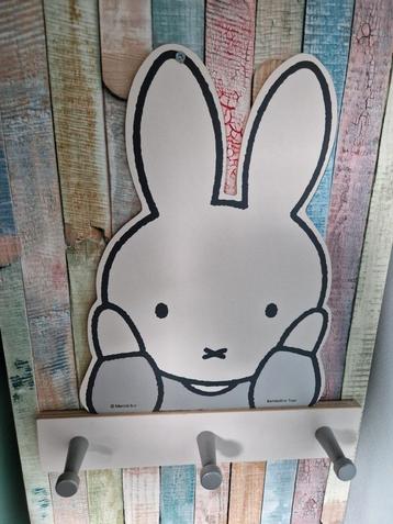 Nijntje Kapstokje - Kinderkamer Decoratie beschikbaar voor biedingen