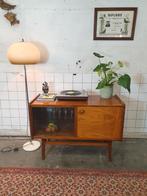 Vintage dressoir met vitrine , Bilea 1962, Huis en Inrichting, Kasten | Dressoirs, Ophalen of Verzenden, Zo goed als nieuw