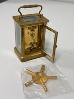Antieke Victoriaanse Reisklok 1880 Messing werkend + sleutel, Antiek en Kunst, Antiek | Klokken, Ophalen of Verzenden