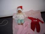baby pop 60 cm past babykleding met extra kleding, Ophalen of Verzenden, Zo goed als nieuw, Babypop