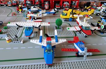 Lego vintage vliegtuig en heli beschikbaar voor biedingen