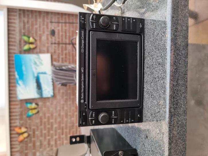 Originele volkswagen radio golf bora r32, Auto diversen, Autoradio's, Zo goed als nieuw, Ophalen of Verzenden