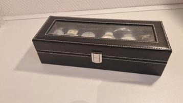 Box met 7 dames horloges beschikbaar voor biedingen