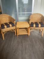 Te koop 2 rotan stoelen en tafeltje, Huis en Inrichting, Stoelen, Ophalen, Gebruikt, Twee, Bruin