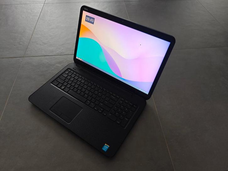 Dell Inspiron 3737–groot scherm, geen Microsoft, geen gedoe, Computers en Software, Windows Laptops, Gebruikt, 17 inch of meer