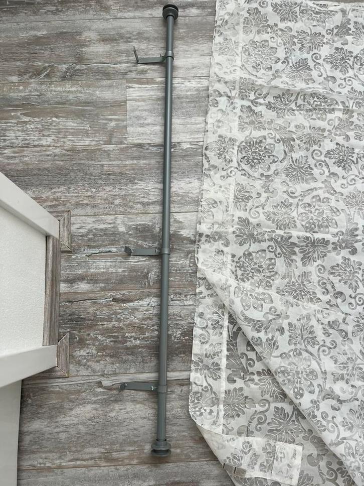 Roede uitschuifbaar met ophangsystem incl witte gordijnen., Huis en Inrichting, Stoffering | Gordijnen en Lamellen, Zo goed als nieuw