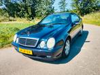CLK Mercedes 200 compressor avantgarde 2002 AUT, Auto's, Mercedes-Benz, Automaat, 4 cilinders, Blauw, Grijs