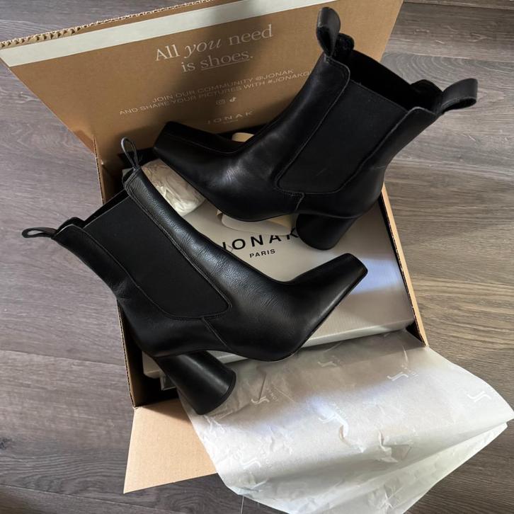 Zwarte Enkellaarzen / Hakken met Vierkante Neus maat 39, Kleding | Dames, Schoenen, Nieuw, Zwart, Ophalen of Verzenden