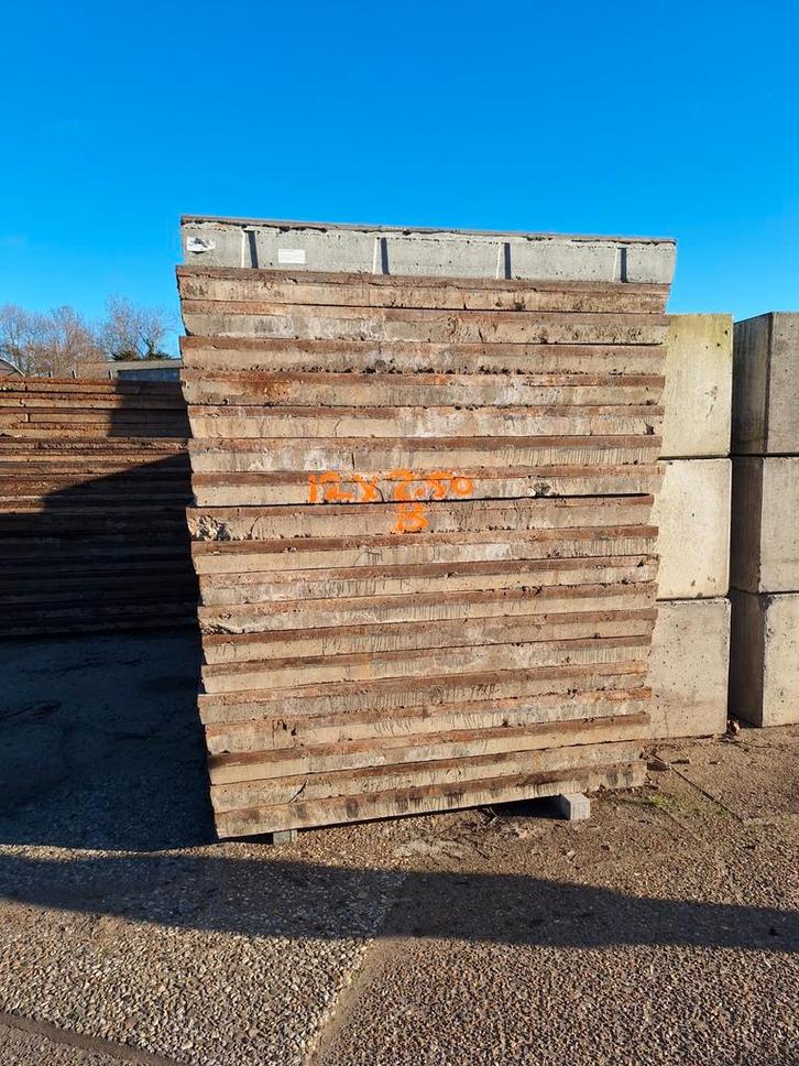 Stelconplaten 200x250. Met hoeklijn.  Gratis bezorgd., Tuin en Terras, Tegels en Klinkers, Gebruikt, Overige typen, Beton, Ophalen of Verzenden