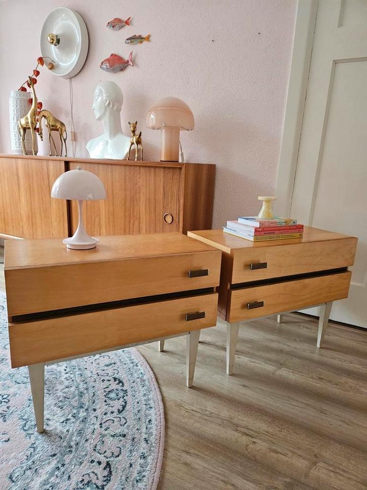 Vintage Mid Century 60s set nachtkastjes, Huis en Inrichting, Slaapkamer | Nachtkastjes, Gebruikt, Minder dan 55 cm, 45 tot 65 cm