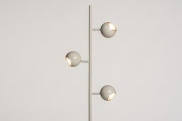 vloerlamp retro bol creme Off white bed bank hoekbank lamp beschikbaar voor biedingen