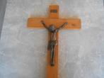 Vintage Houten muurkruis met Jezus aan het kruis 50 cm, Antiek en Kunst, Ophalen
