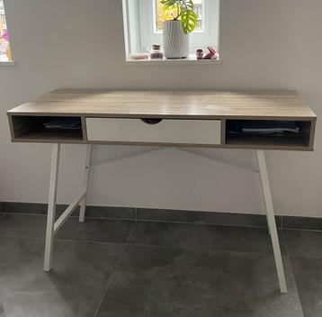 Bureau ABBETVED van JYSK ZGS! beschikbaar voor biedingen