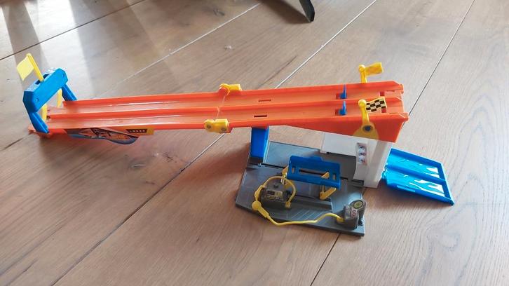 Hot Wheels Tuning Racebaan/ dakwerkplaats, Kinderen en Baby's, Speelgoed | Racebanen, Gebruikt, Racebaan, Handmatig, Hot Wheels