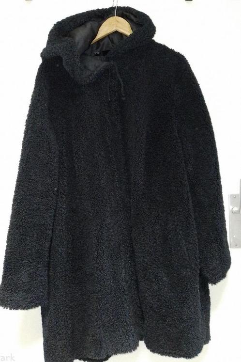 zwarte teddy jas capuchon stretch maat 52 bpc, Kleding | Dames, Grote Maten, Gedragen, Jas of Mantel, Zwart, Verzenden