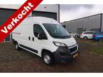 Peugeot Boxer 330 2.0 BlueHDI L2H2 Pro (bj 2018), Auto's, Bestelauto's, Voorwielaandrijving, Stof, Gebruikt, 4 cilinders