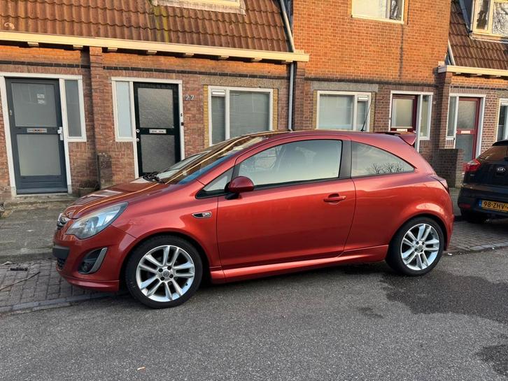 Opel Corsa 1.2 OPC look LPG-G3 | 2012 | APK tot 01-2026, Auto's, Opel, Particulier, Corsa, LPG, A, Hatchback, Handgeschakeld, Origineel Nederlands