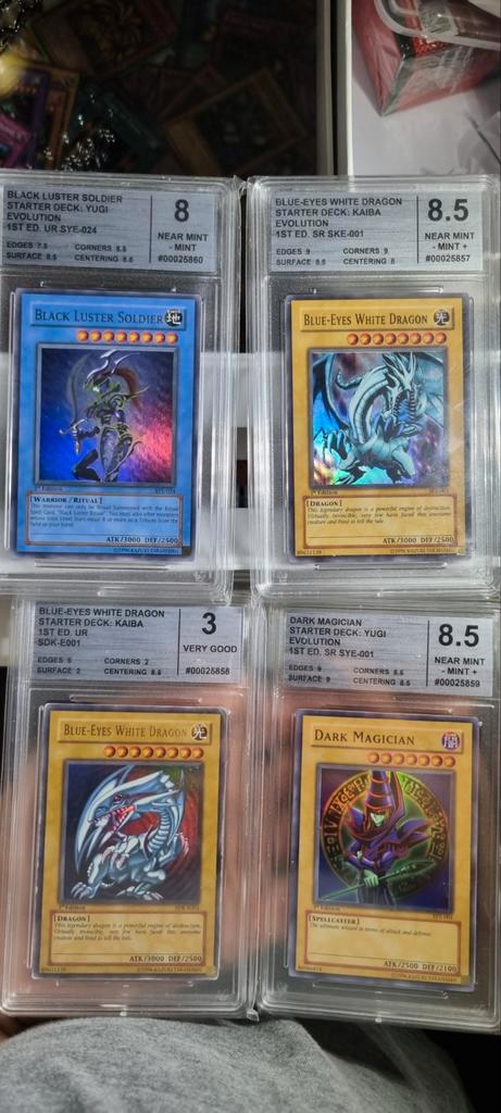 Graded Yu-gi-oh kaarten. En een verzameling inclusief  deck, Hobby en Vrije tijd, Verzamelkaartspellen | Yu-gi-Oh!, Zo goed als nieuw