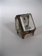 Klein rechtopstaand antiek doosje met dik gelsepen glas 1910, Ophalen of Verzenden
