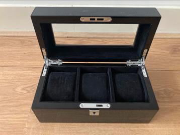 La Royale Napoli Horlogebox Carbon- 3 horloges beschikbaar voor biedingen