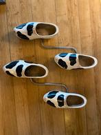 Klompen zitten aan elkaar vast, leuk voor spelletje, Ophalen of Verzenden, Gebruikt, Overige materialen