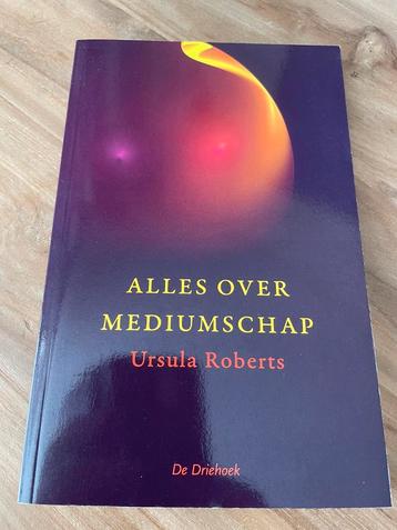 Alles over mediumschap | Ursula Roberts beschikbaar voor biedingen