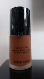 Armani luminous silk foundation no. 10, Ophalen of Verzenden, Nieuw, Gehele gezicht, Camouflage