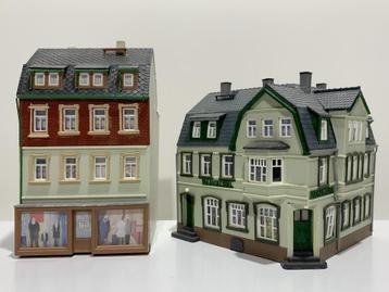 set van 2 stadsgebouwen voor H0-spoor beschikbaar voor biedingen