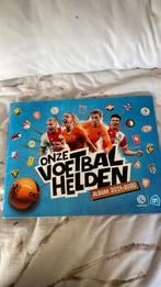 Complete voetbal boek uit 2019-2020 met handtekening.  Mooi., Verzamelen, Ophalen of Verzenden