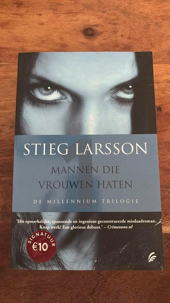 Stieg Larsson - Mannen die vrouwen haten, Boeken, Thrillers, Gelezen, Scandinavië, Ophalen of Verzenden