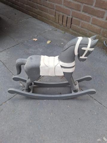 Hobbelpaard - Decoratief beschikbaar voor biedingen