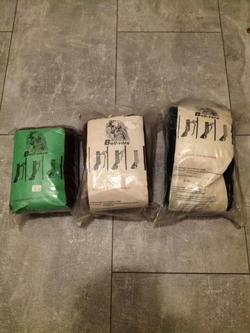 Stal bandages. Stalbandages. 2x 4m groen en rood, 1x 3m.  beschikbaar voor biedingen