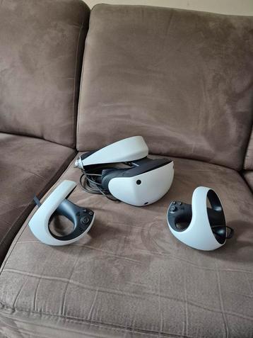 PS VR2 met opbergkoffer en lens afstandringen z.g.a.n. beschikbaar voor biedingen