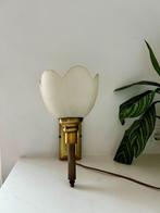 Messing wandlamp. Retro muurlamp bloem. Vintage uplight, Ophalen of Verzenden, Zo goed als nieuw, Glas, Brocante, antiek