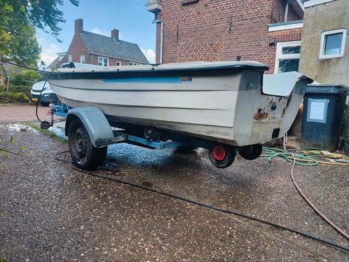 Polyester bootje motorbootje bootaanhanger, Watersport en Boten, Vis- en Consoleboten, Gebruikt, 10 tot 30 pk, 3 tot 6 meter, Benzine
