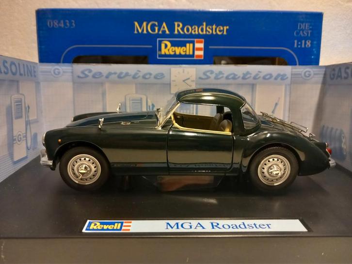 MGA Twin Cam Roadster British Racing green Revell 1:18 KRD, Hobby en Vrije tijd, Modelauto's | 1:18, Zo goed als nieuw, Auto, Revell