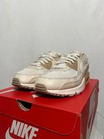 ALS NIEUW! Maat 42 - Nike Air Max 90 Light Orewood Brown, Kleding | Dames, Schoenen, Overige kleuren, Verzenden, Nike, Nike