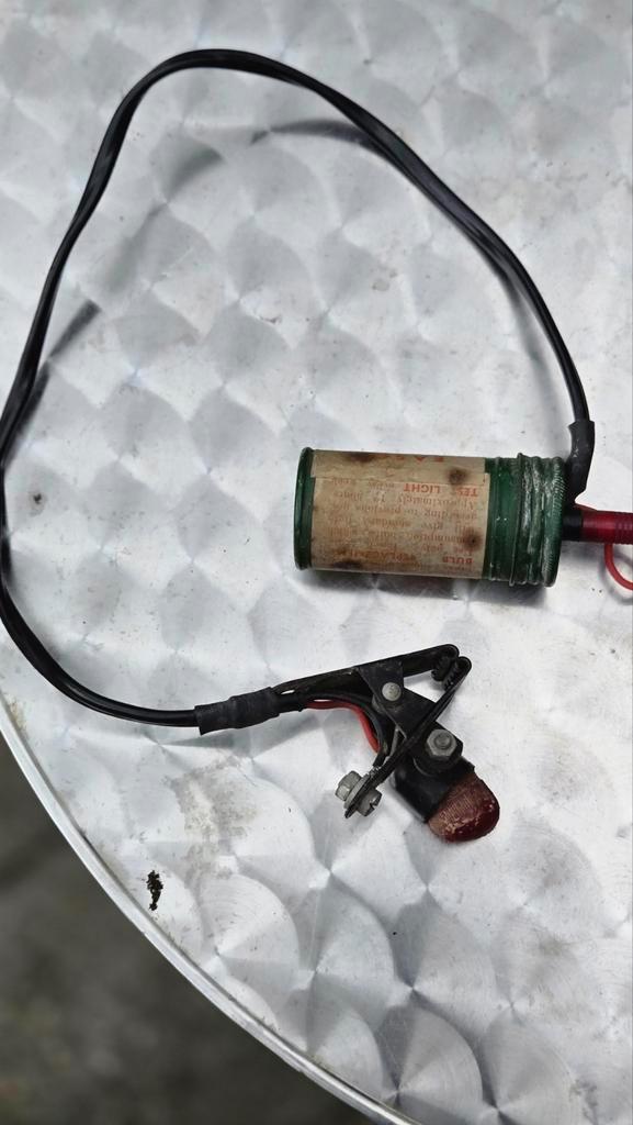 Britse WW2 RAF Life vest survival light, Verzamelen, Militaria | Tweede Wereldoorlog, Luchtmacht, Kleding of Schoenen, Engeland