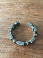 Antieke Afrikaanse Armband met Design/manilla, Ophalen of Verzenden, Dames