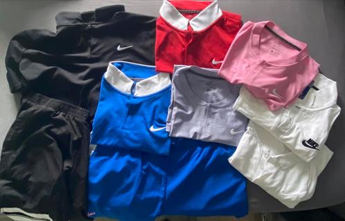 Nike dri fit tenniskleding xxl 7 shirts 2 broekjes, Kleding | Dames, Sportkleding, Gedragen, Racketsport, Maat 46/48 (XL) of groter