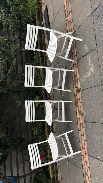4 kunstof bistro stoeltjes beschikbaar voor biedingen