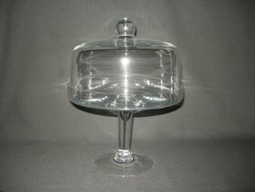 hoge schaal met stolp beschikbaar voor biedingen